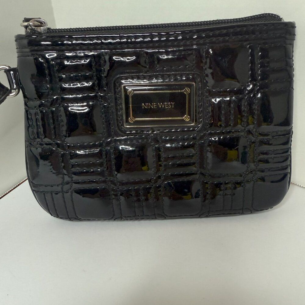 Nine West Faux Leather Black Zip Wallet Clutch Wristlet Silver Tone Accents